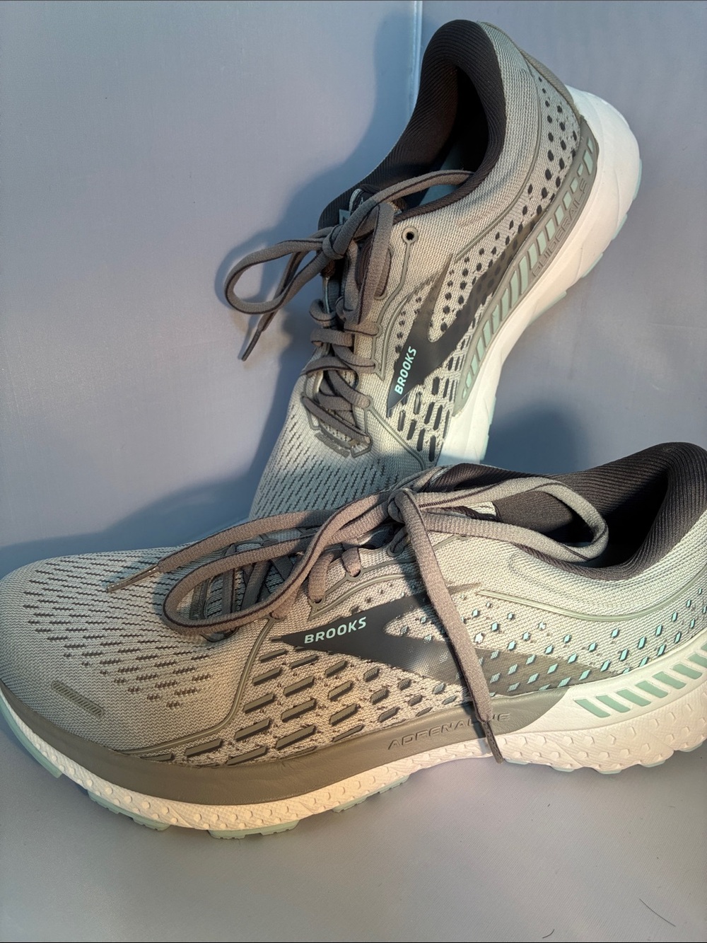 Brooks Women's Gray and Mint Green Athletic Running Shoes